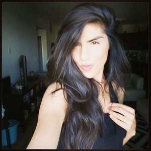 Meet your Posher, Evelyn